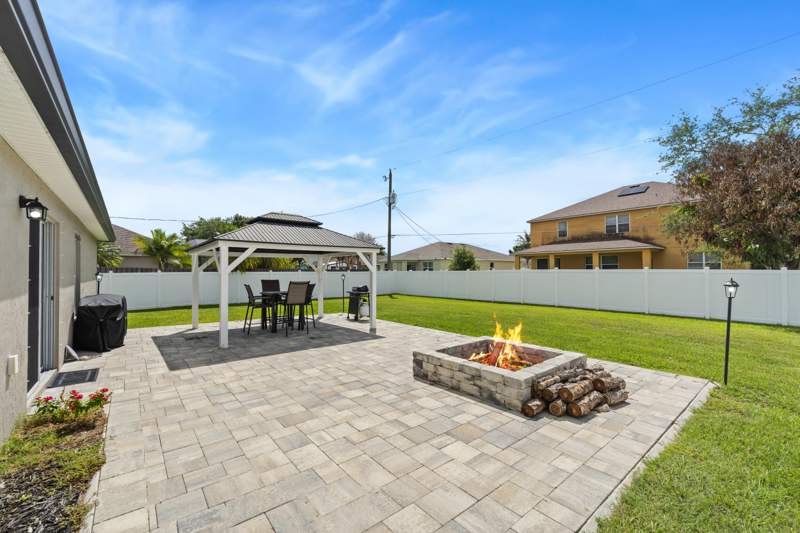 3 bedroom Single Family Residence at 380 SW Donna Terrace, Port St Lucie Section 13, Port St. Lucie — photo 4