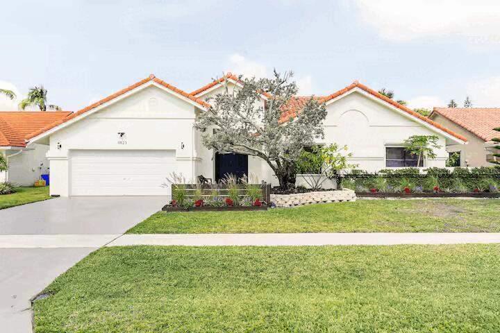 4 bedroom Single Family Residence at 9823 Sun Pointe Drive, Sun Valley Pud 1, Boynton Beach — photo 3