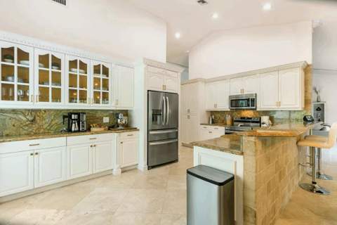 9823 Sun Pointe Drive, Boynton Beach FL - photo 10 of 29