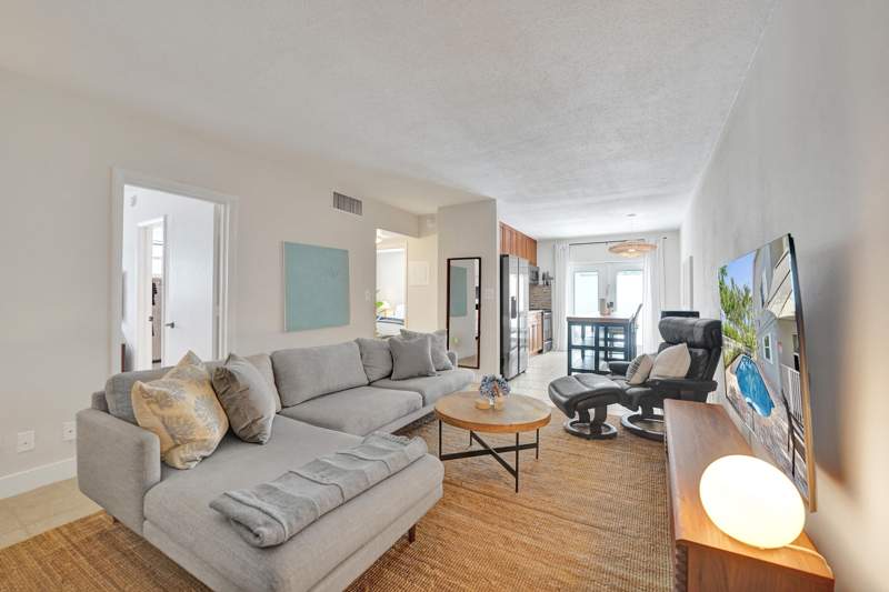 2 bedroom Condominium at 510 NE 17th Avenue #103, Elizabethan Condo, Fort Lauderdale — photo 4