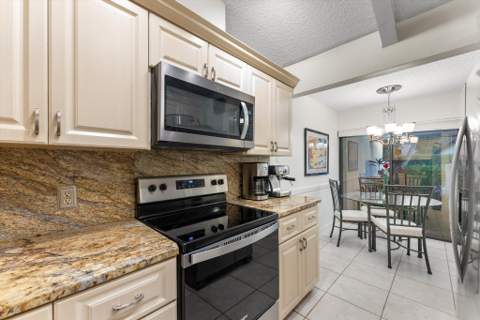 6886 Tiburon Circle, Boca Raton FL - photo 8 of 34