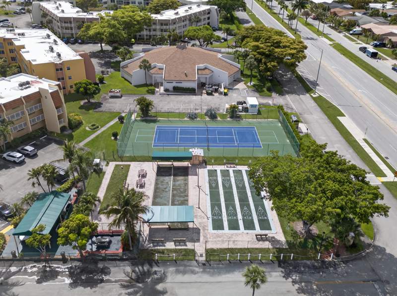 2 bedroom Condominium at 6570 Royal Palm Boulevard #306j, Royal Park Gardens I-J Condo, Margate — photo 3