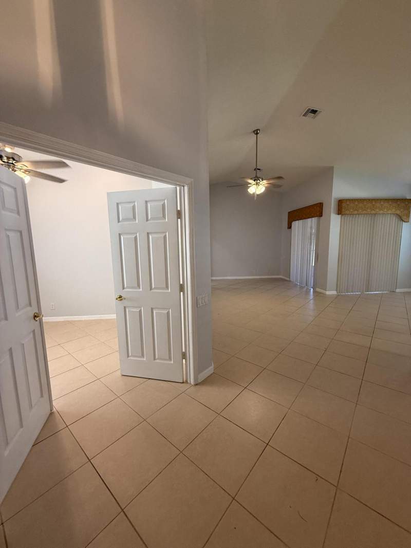 2 bedroom Single Family Residence at 633 NW Whitfield Way, Cascades At St Lucie West Phase 1 , Port St. Lucie — photo 4