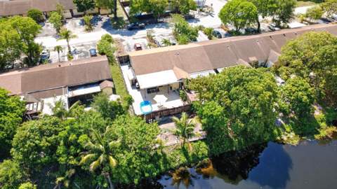 4357 NW 6 Avenue, Deerfield Beach FL - photo 9 of 48