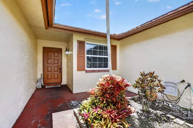 3 bedroom Single Family Residence at 13970 Oaklawn Place, Replat Of Portion, Davie — photo 5