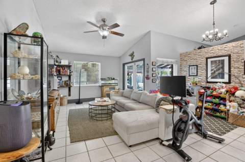 13970 Oaklawn Place, Davie FL - photo 6 of 53