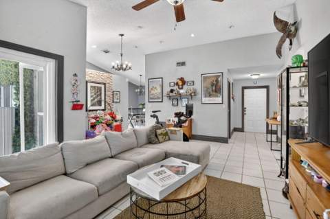 13970 Oaklawn Place, Davie FL - photo 10 of 53
