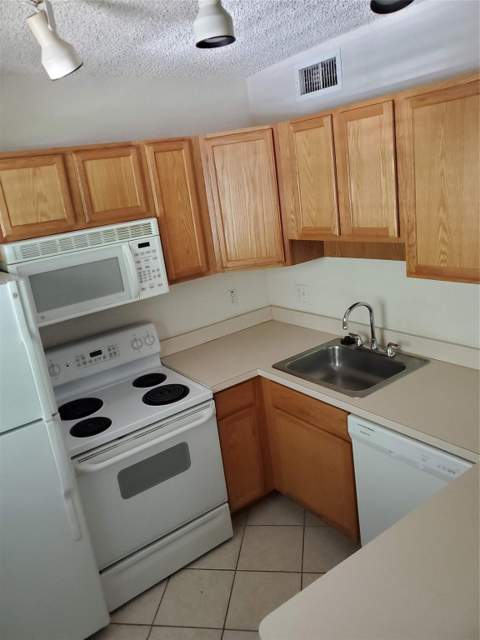2660 NE 8th Avenue #302, Wilton Manors FL - photo 7 of 19