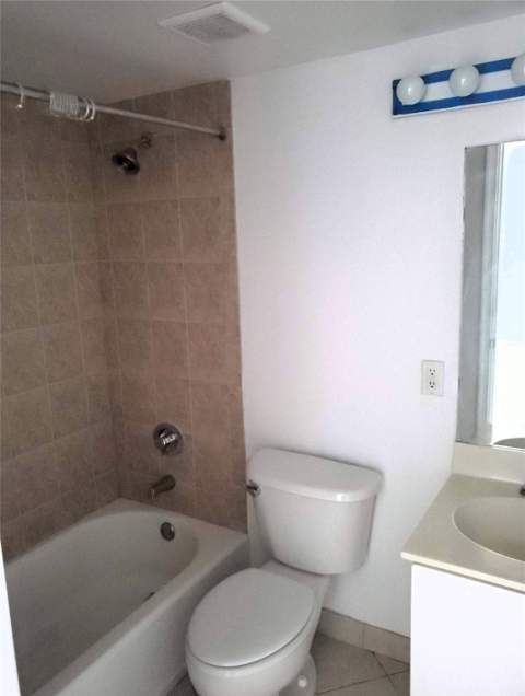2660 NE 8th Avenue #302, Wilton Manors FL - photo 12 of 19