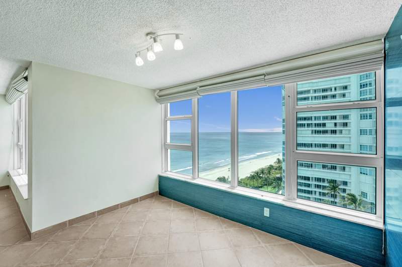1 bedroom Condominium at 1620 S Ocean Boulevard #14-d, Ocean Colony Condo, Lauderdale-By-The-Sea — photo 3