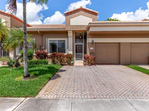 10168 Lombardy Drive, Tamarac FL - photo 10 of 38