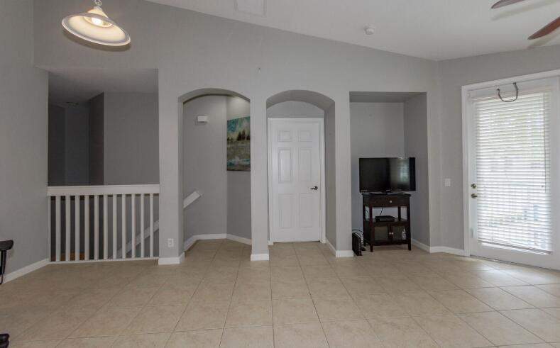 2 bedroom Townhouse at 3019 Laurel Ridge Circle, Thousand Oaks, Riviera Beach — photo 5