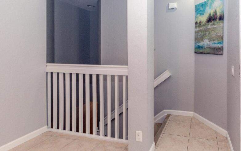 2 bedroom Townhouse at 3019 Laurel Ridge Circle, Thousand Oaks, Riviera Beach — photo 4