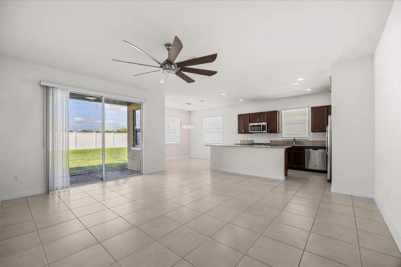 3 bedroom Single Family Residence at 8095 NW Greenbank Circle, Copper Creek Plat No 2, Port St. Lucie — photo 4