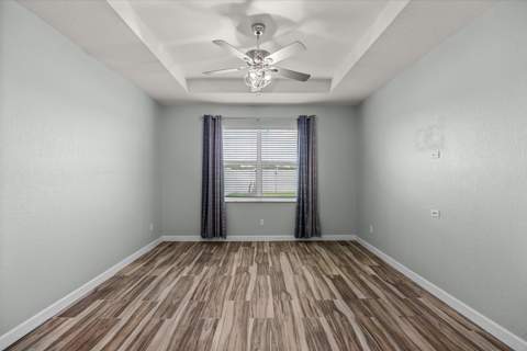 8095 NW Greenbank Circle, Port St. Lucie FL - photo 9 of 36