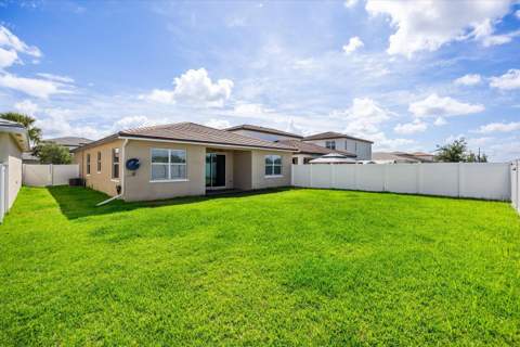 8095 NW Greenbank Circle, Port St. Lucie FL - photo 24 of 36