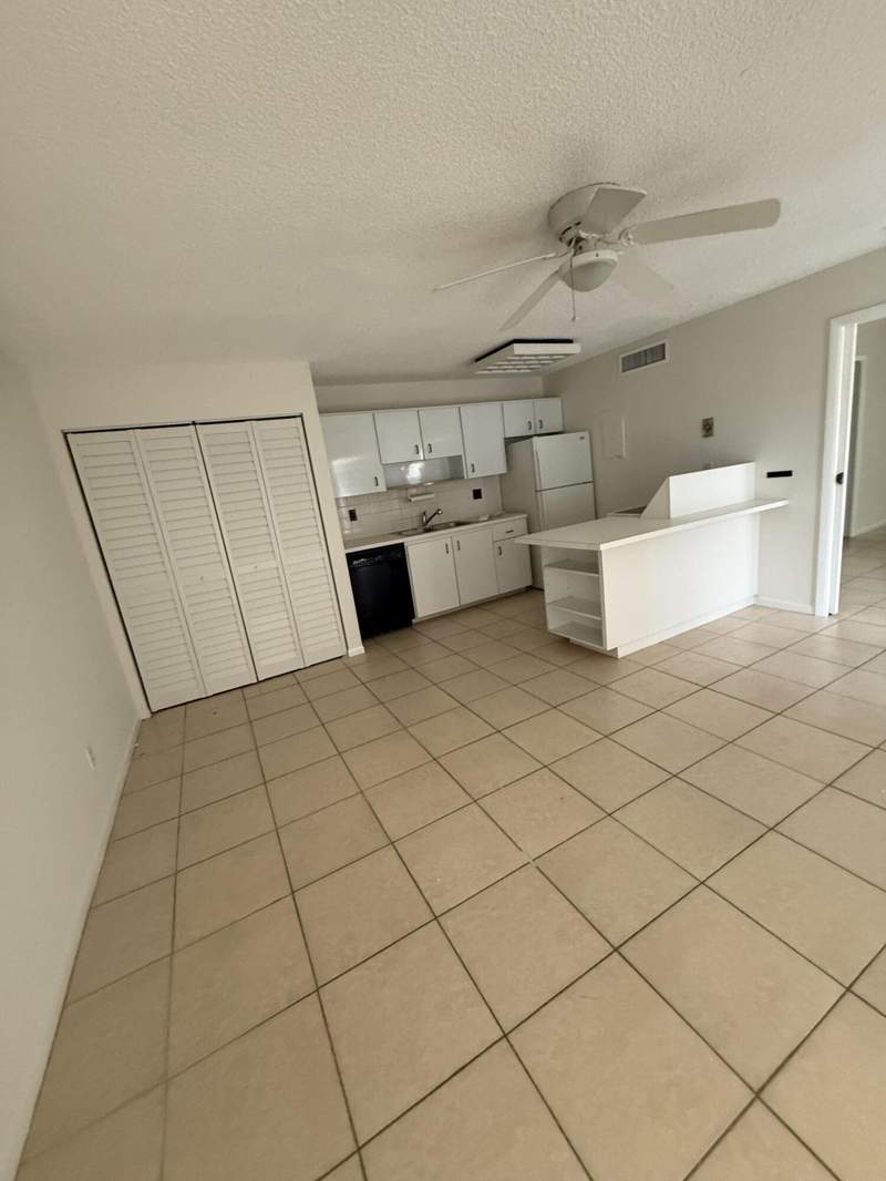 1 bedroom Condominium at 633 Executive Center Drive #L202, Eden Place Condo, West Palm Beach — photo 5