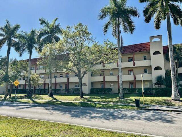1 bedroom Condominium at 7960 Sunrise Lakes Drive #205, Sunrise Lakes Phase 1, Sunrise — photo 2