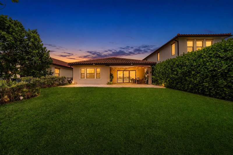 3 bedroom Single Family Residence at 11850 N Baypoint Circle, Parkland Bay, Parkland — photo 4
