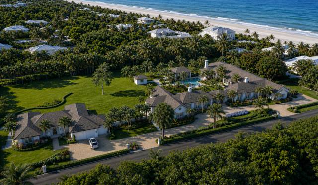 302 S Beach Road, home for sale in Jupiter Island