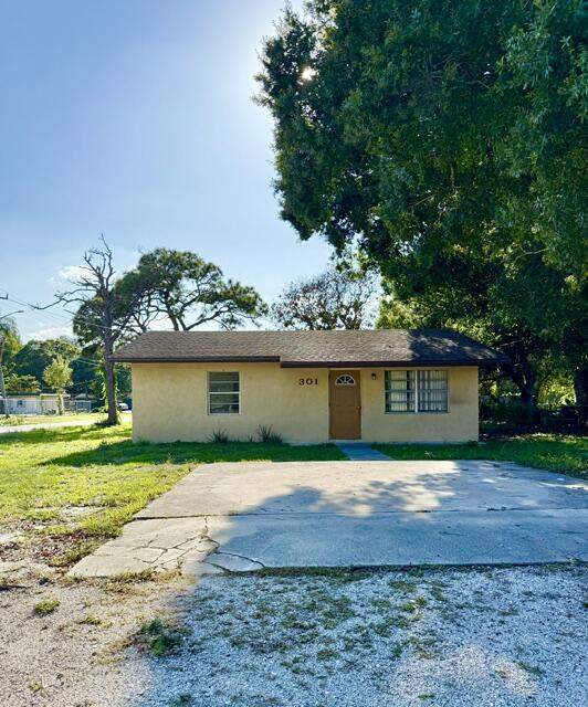 2 bedroom Single Family Residence at 301 N 20th Street, Floriana Park, Fort Pierce — photo 2