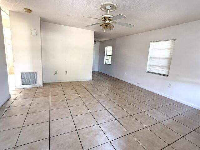 2 bedroom Single Family Residence at 301 N 20th Street, Floriana Park, Fort Pierce — photo 3