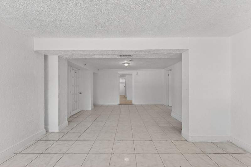 5 bedroom Single Family Residence at 2917 NW 7th Court #2917, Washington Park Third Add, Fort Lauderdale — photo 5