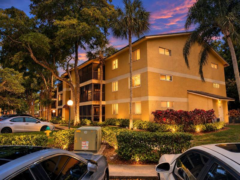 3 bedroom Condominium at 3083 N Oakland Forest Drive #308, Oakland Forest Club, Oakland Park — photo 2