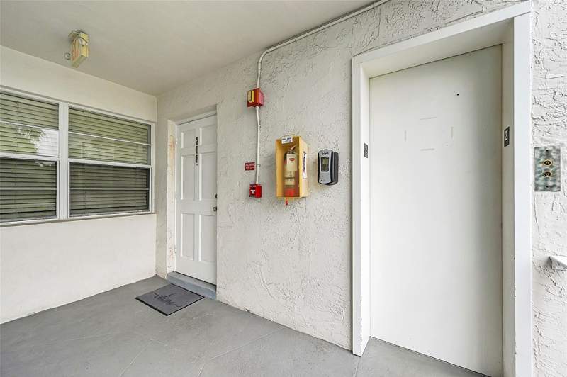 2 bedroom Condominium at 2715 NE 49th Street, Du Barry Condominium, Fort Lauderdale — photo 5