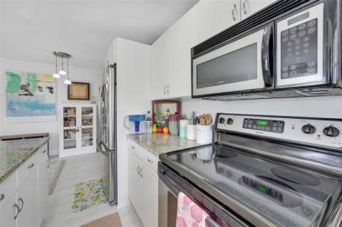 2715 NE 49th Street, Fort Lauderdale FL - photo 9 of 34