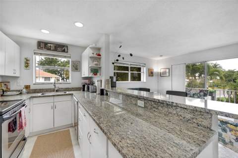 2715 NE 49th Street, Fort Lauderdale FL - photo 11 of 34