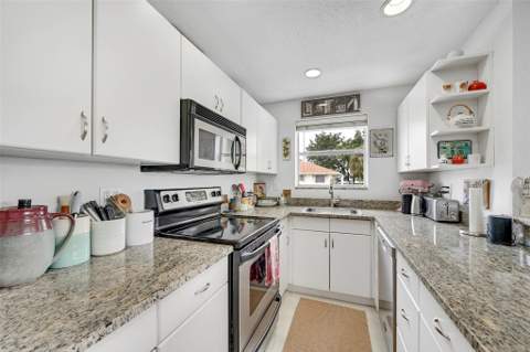 2715 NE 49th Street, Fort Lauderdale FL - photo 12 of 34
