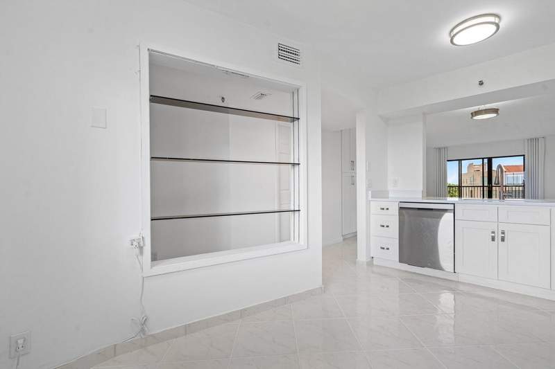 2 bedroom Condominium at 14475 Strathmore Lane #707, Huntington Lakes Sec One Condos, Delray Beach — photo 4