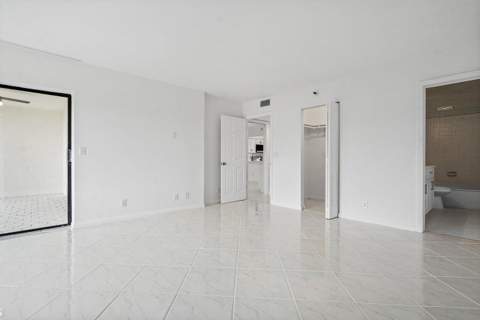 14475 Strathmore Lane #707, Delray Beach FL - photo 9 of 55