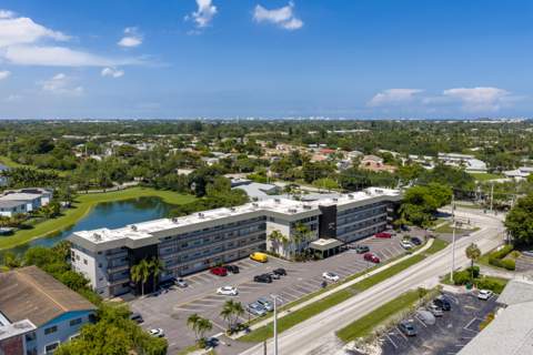 941 Crystal Lake Drive #207, Deerfield Beach FL - photo 19 of 22