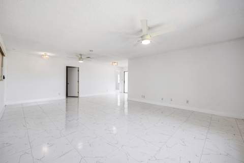 941 Crystal Lake Drive #207, Deerfield Beach FL - photo 7 of 22