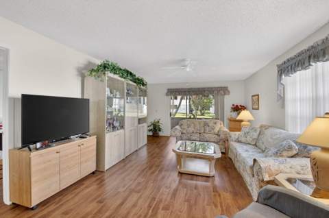 2935 SW 22nd Avenue #108, Delray Beach FL - photo 7 of 34