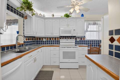 2935 SW 22nd Avenue #108, Delray Beach FL - photo 11 of 34