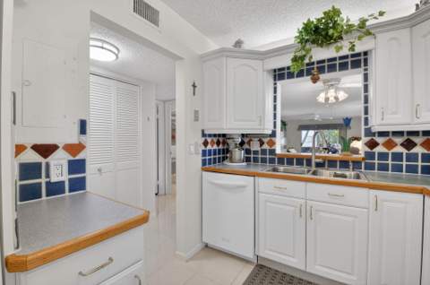 2935 SW 22nd Avenue #108, Delray Beach FL - photo 16 of 34