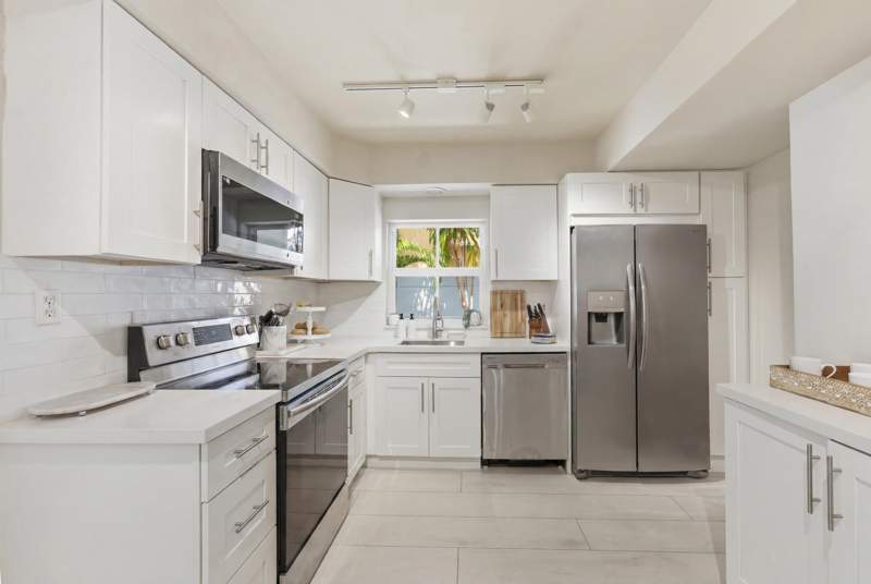 3 bedroom Single Family Residence at 1020 SW 18th Court, River Oaks, Fort Lauderdale — photo 4