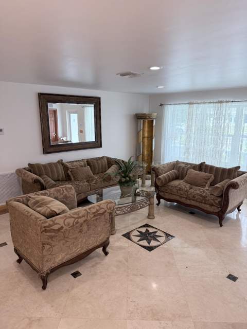 3916 Adams Street, Hollywood FL - photo 10 of 39