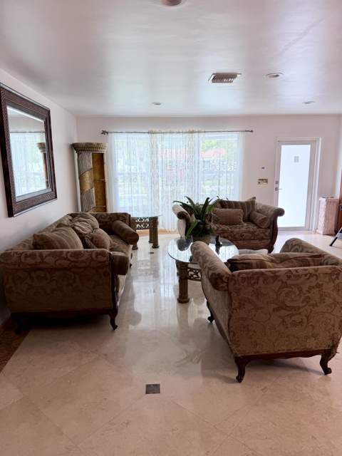 3916 Adams Street, Hollywood FL - photo 11 of 39