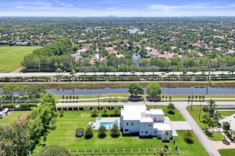 7 bedroom Single Family Residence at 11201 SW 3rd Street, Plantation Acres, Plantation — photo 5