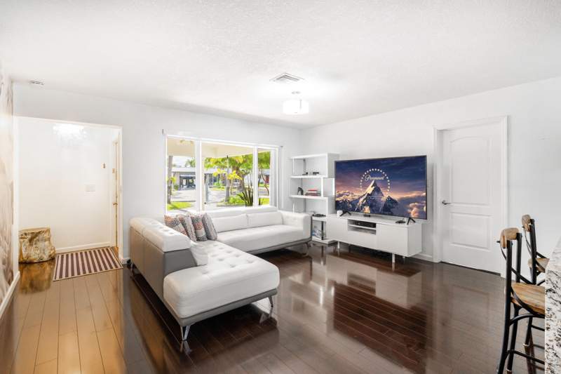 4 bedroom Single Family Residence at 2141 N 56th Avenue, HOLLYWOOD HILLS AMEN PLAT, Hollywood — photo 3
