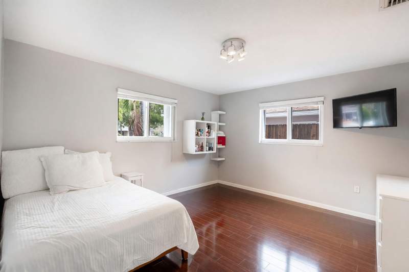 4 bedroom Single Family Residence at 2141 N 56th Avenue, HOLLYWOOD HILLS AMEN PLAT, Hollywood — photo 4