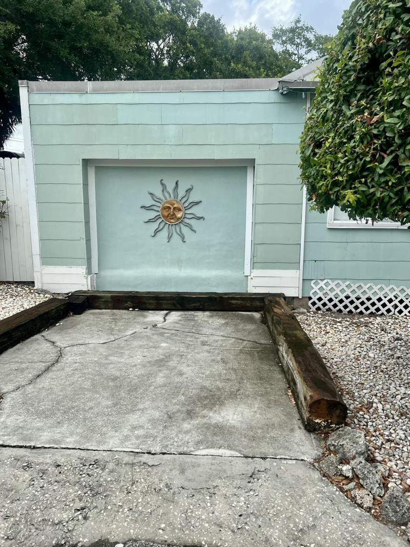 2 bedroom Single Family Residence at 208 Avenue E, Assessor'S Map Of N Part Of Fort Pierce, Fort Pierce — photo 4