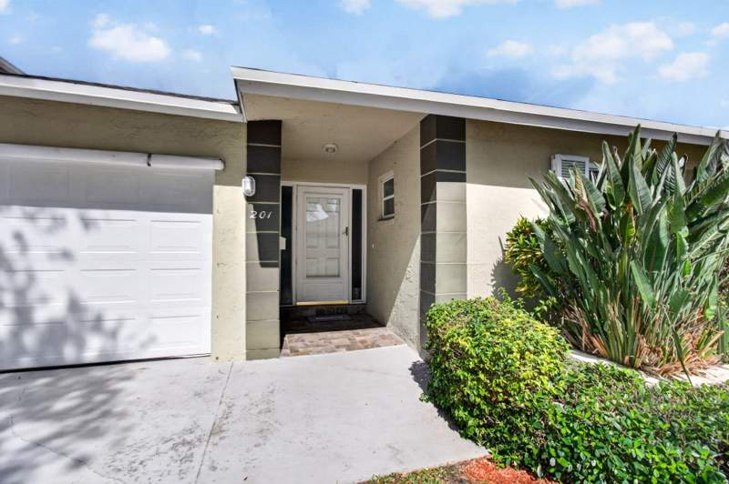 3 bedroom Single Family Residence at 201 Del Rio Boulevard, Lincolnwood Village, Boca Raton — photo 4