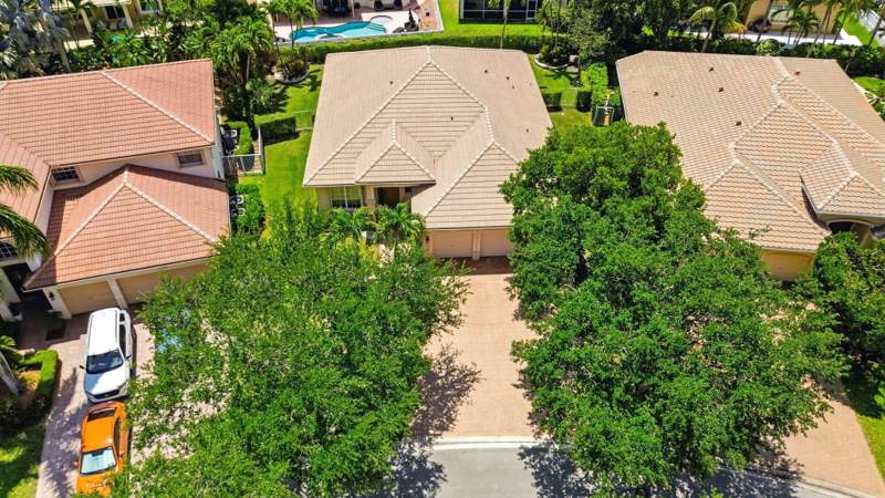 4 bedroom Single Family Residence at 6018 NW 56th Circle, Coral Creek Replat No 5, Coral Springs — photo 4