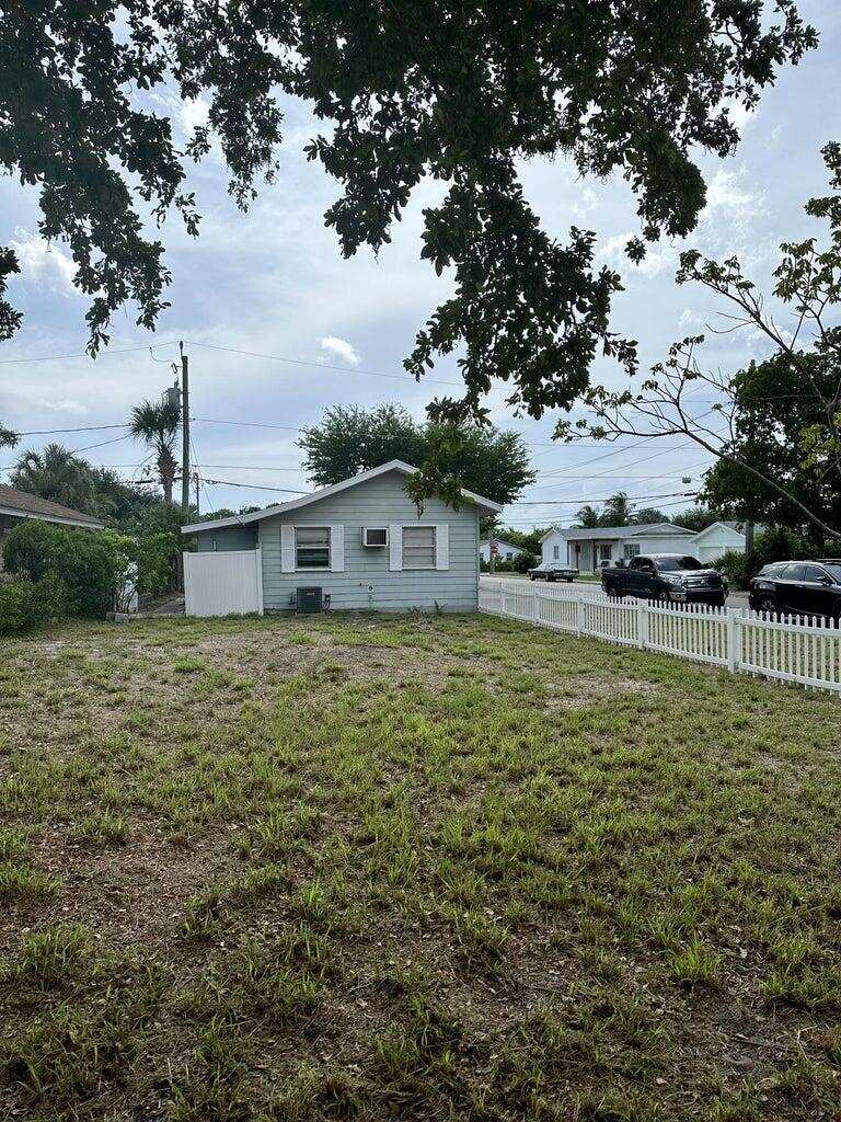 1 bedroom Single Family Residence at 312 12th Avenue, Lake Worth Town Of, Lake Worth Beach — photo 1