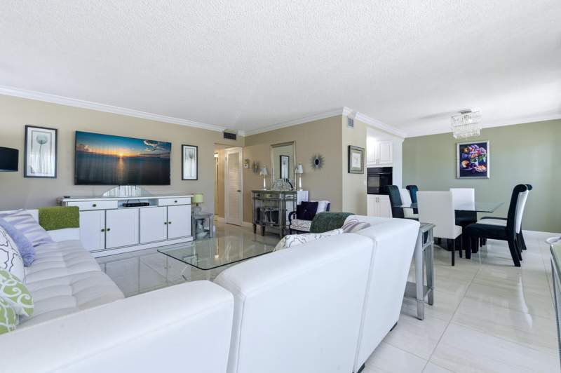 2 bedroom Condominium at 213 Wellington, Wellington Condos, West Palm Beach — photo 5